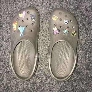 crocs size 10 women's 8 men's